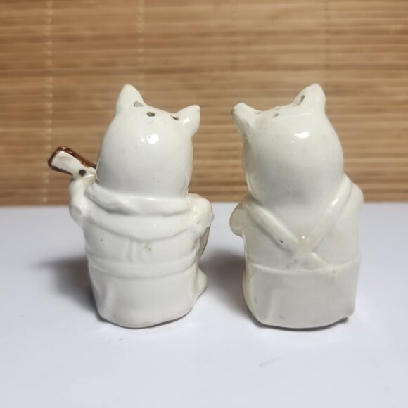 Vintage Pig Salt and Pepper Shakers Pigs Playing Instruments Cork Stoppers Japan - Picture 4 of 6